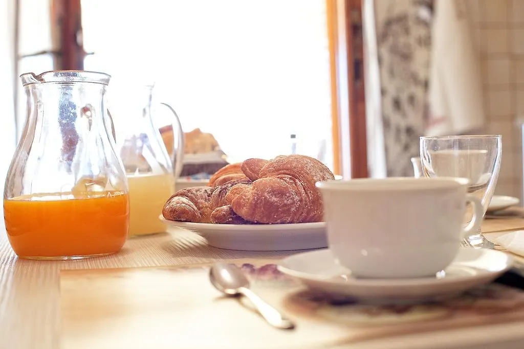 B&B Via Della Grotta Monsummano Terme 0*,  Italien